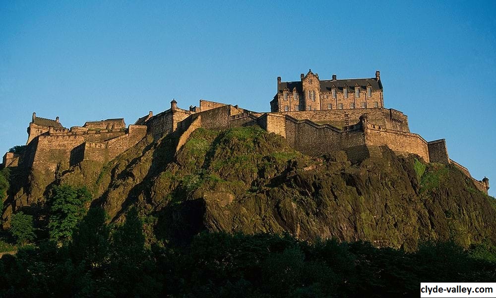 Kastil Edinburgh Yang Sangat Bersejarah Di Skotlandia